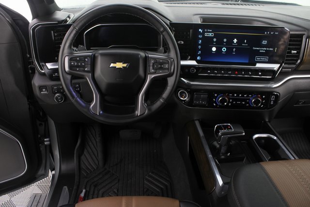Used 2025 Chevrolet Silverado 1500 High Country w/ Technology Package image 13