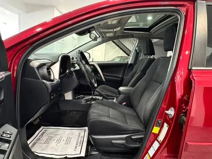 Used 2018 Toyota RAV4 XLE w/ Plus Extra Value Package AWD/4WD image 6