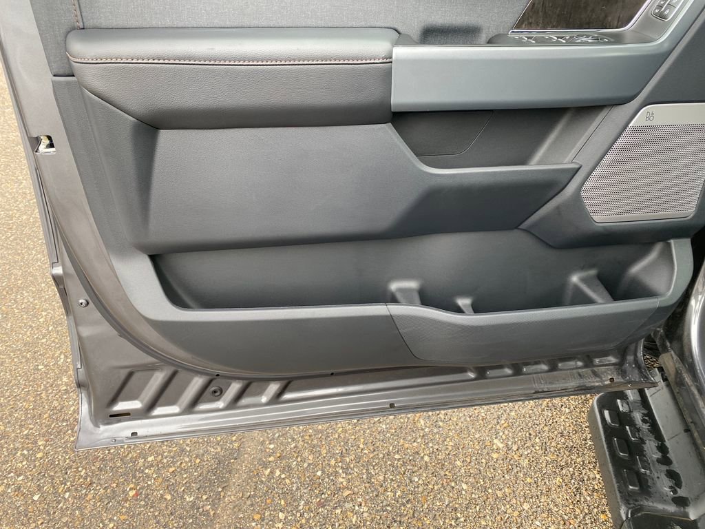 Used 2023 Ford F150 Lightning Lariat image 12