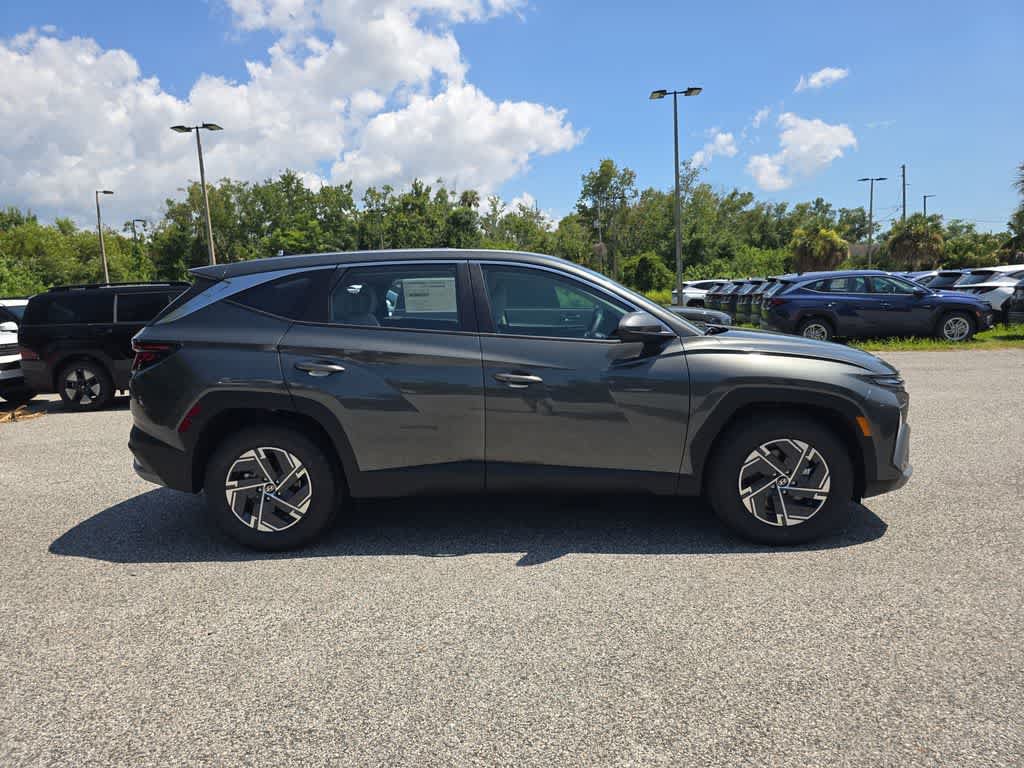New 2026 Hyundai Tucson Blue SE FWD image 8