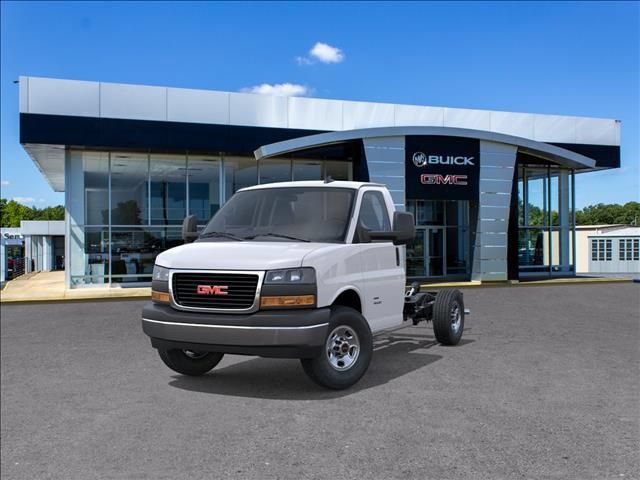 New 2025 GMC Savana 3500 w/ Power Convenience Package RWD image 8