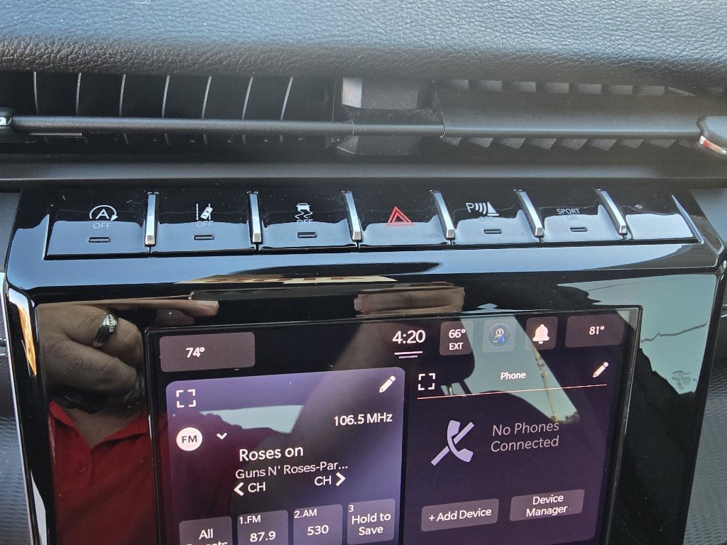 Used 2024 Jeep Grand Cherokee Laredo image 27