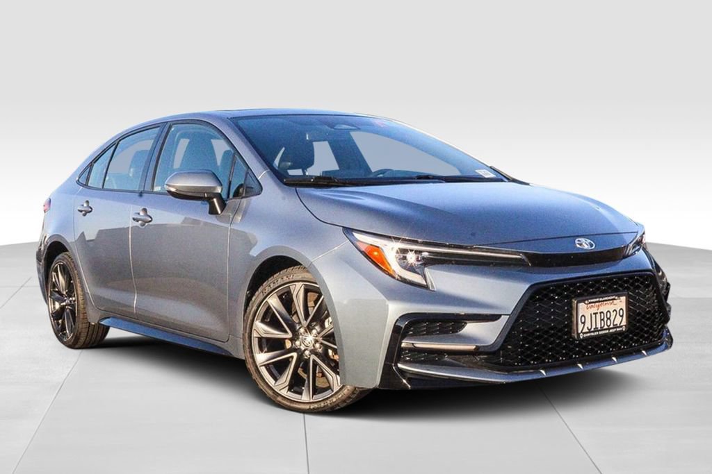 Used 2024 Toyota Corolla XSE FWD image 2