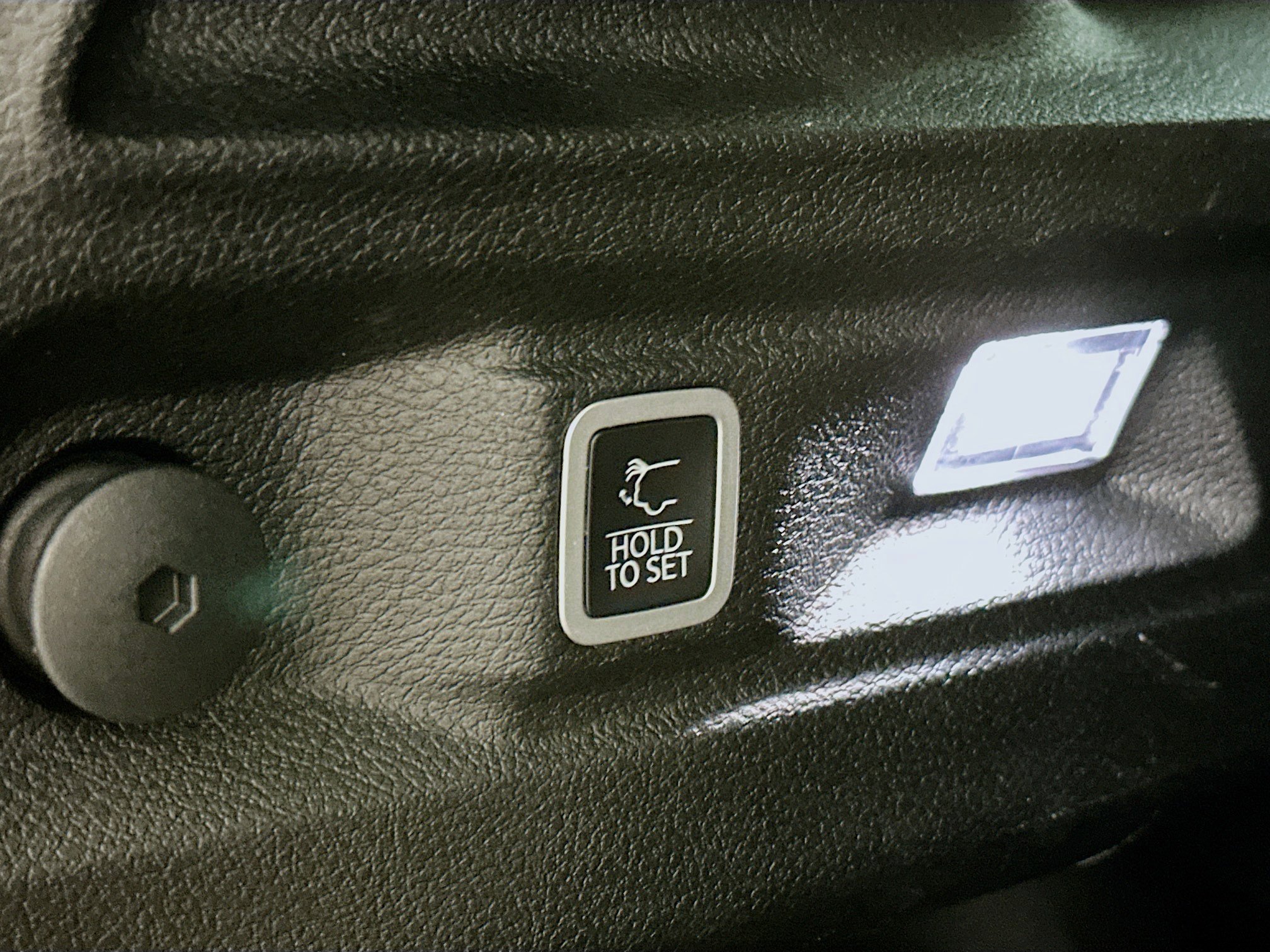 Used 2022 Jeep Grand Cherokee L Laredo AWD/4WD image 32