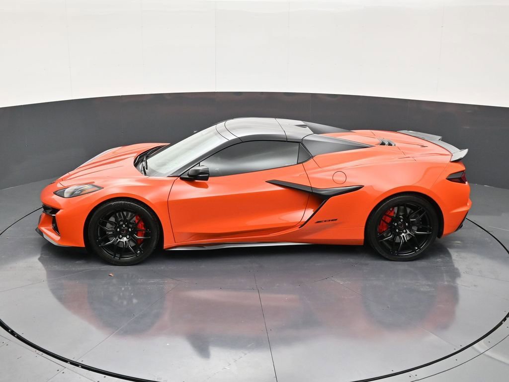 Used 2026 Chevrolet Corvette Z06 w/ Stealth Interior Trim Package RWD image 12