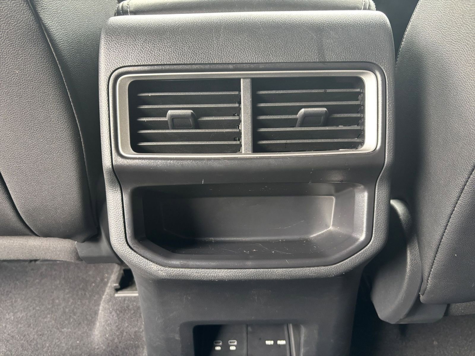 Used 2025 Volkswagen Atlas Cross Sport SE image 24