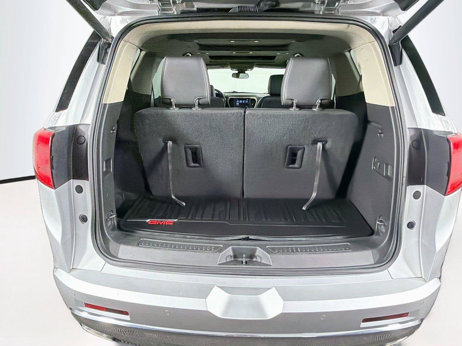 Used 2017 GMC Acadia Denali w/ Technology Package FWD image 14