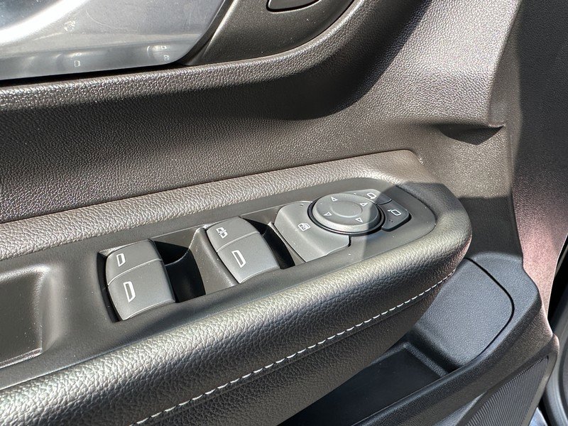 Used 2022 GMC Terrain SLE image 13