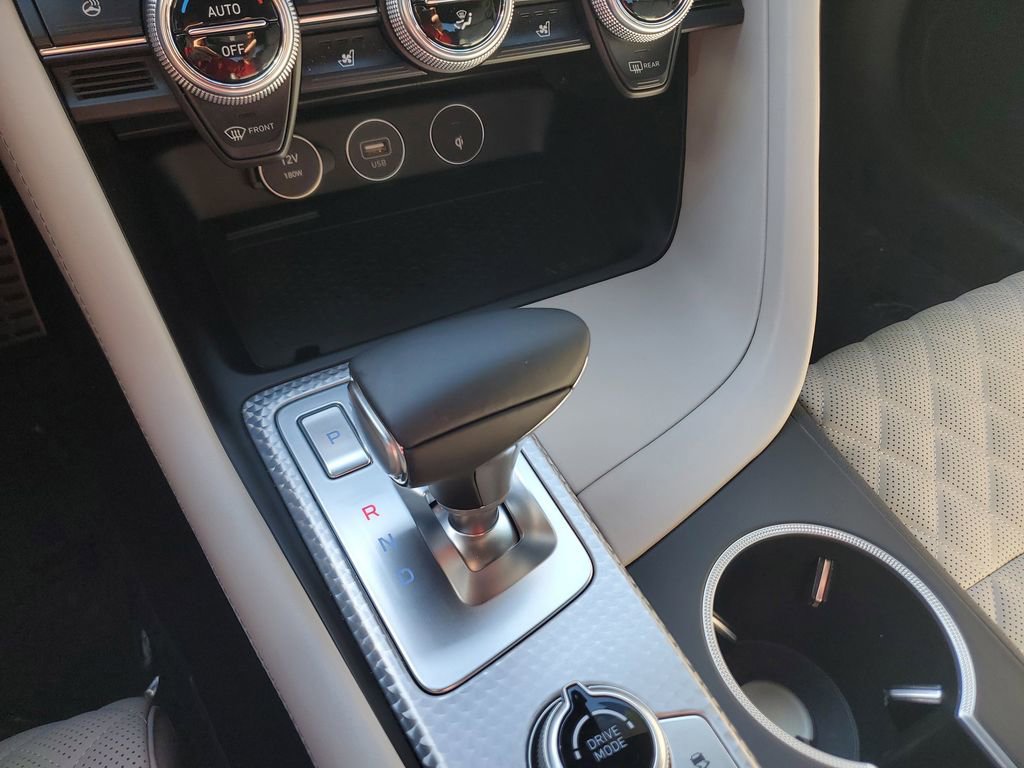 Used 2022 Genesis G70 3.3T image 29