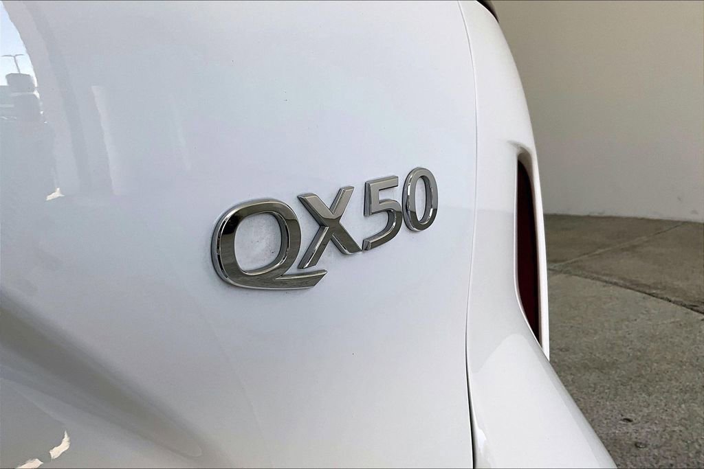 Certified 2025 INFINITI QX50 Pure image 41