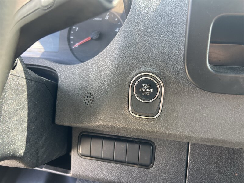Used 2021 Mercedes-Benz Sprinter 2500 image 18