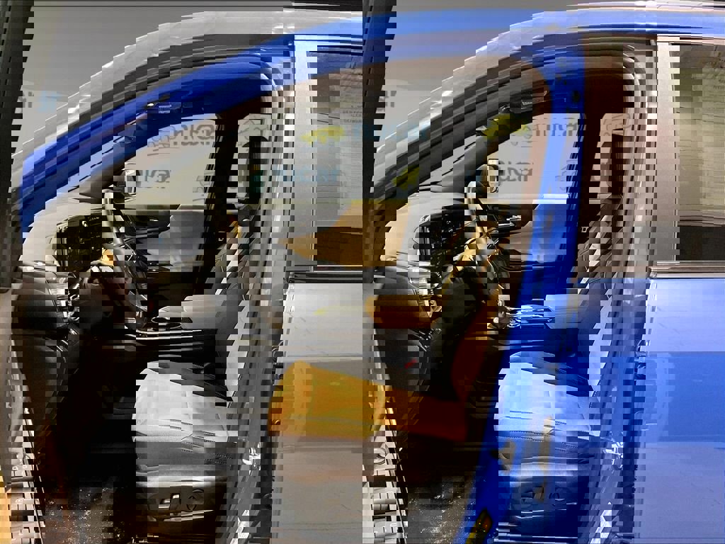 Used 2025 Chevrolet Equinox ACTIV w/ Safety and Technology Package AWD/4WD image 12