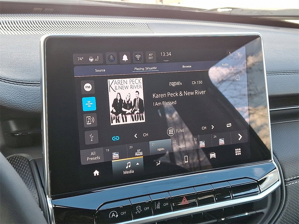 Used 2024 Jeep Compass Latitude w/ Convenience Group image 3