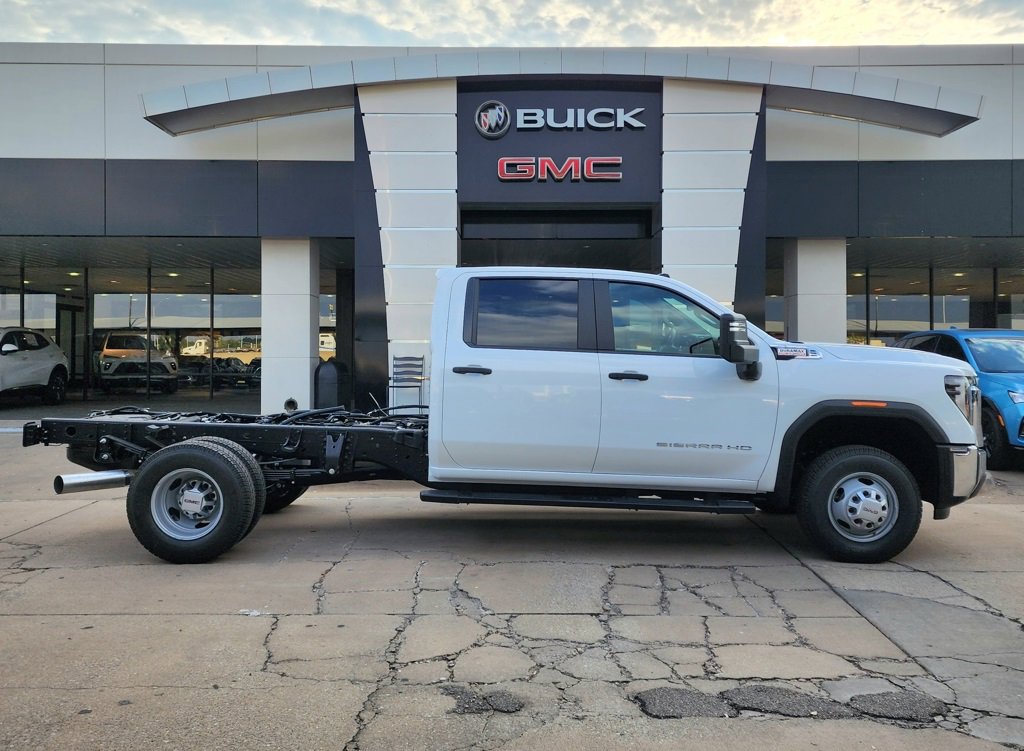 New 2026 GMC Sierra 3500 Pro w/ Convenience Package image 2