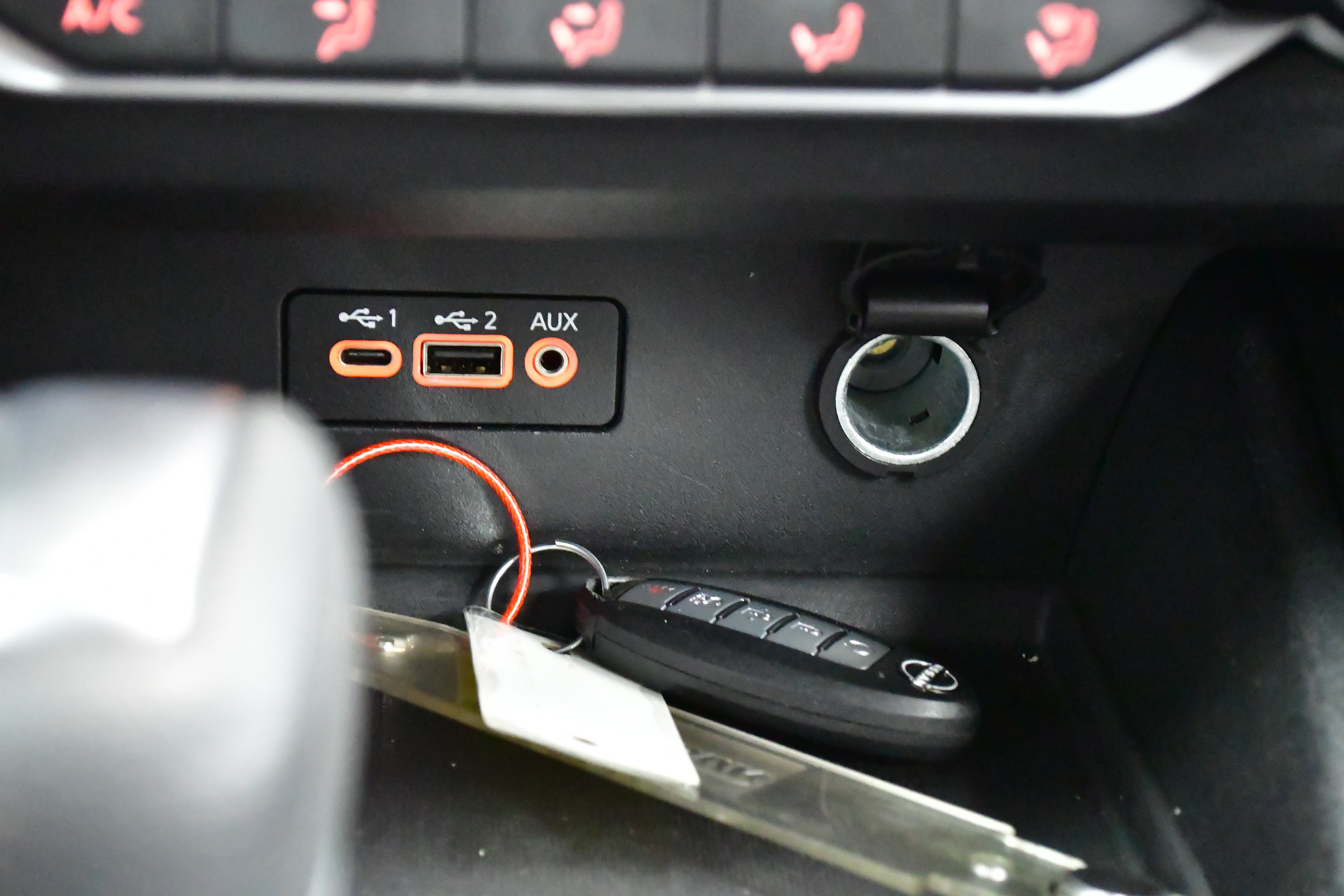 Used 2025 Nissan Altima 2.5 SV FWD image 28