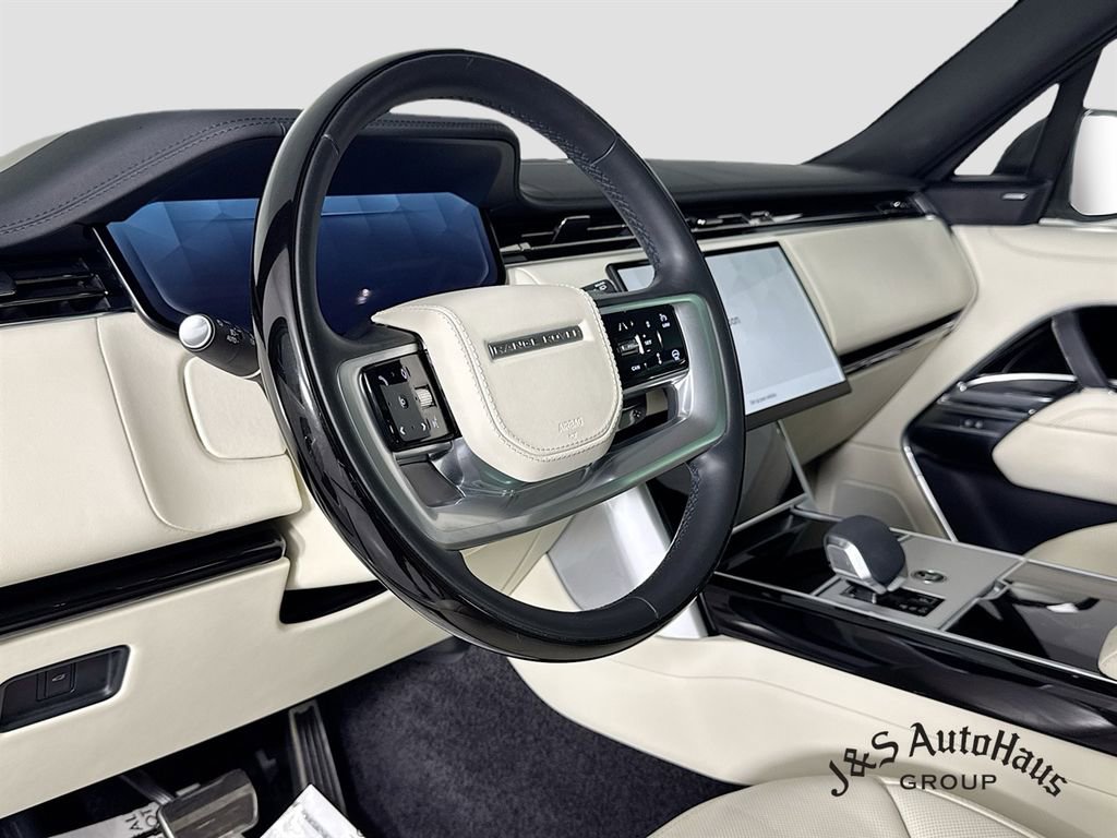 Used 2024 Land Rover Range Rover Long Wheelbase SE AWD/4WD image 9
