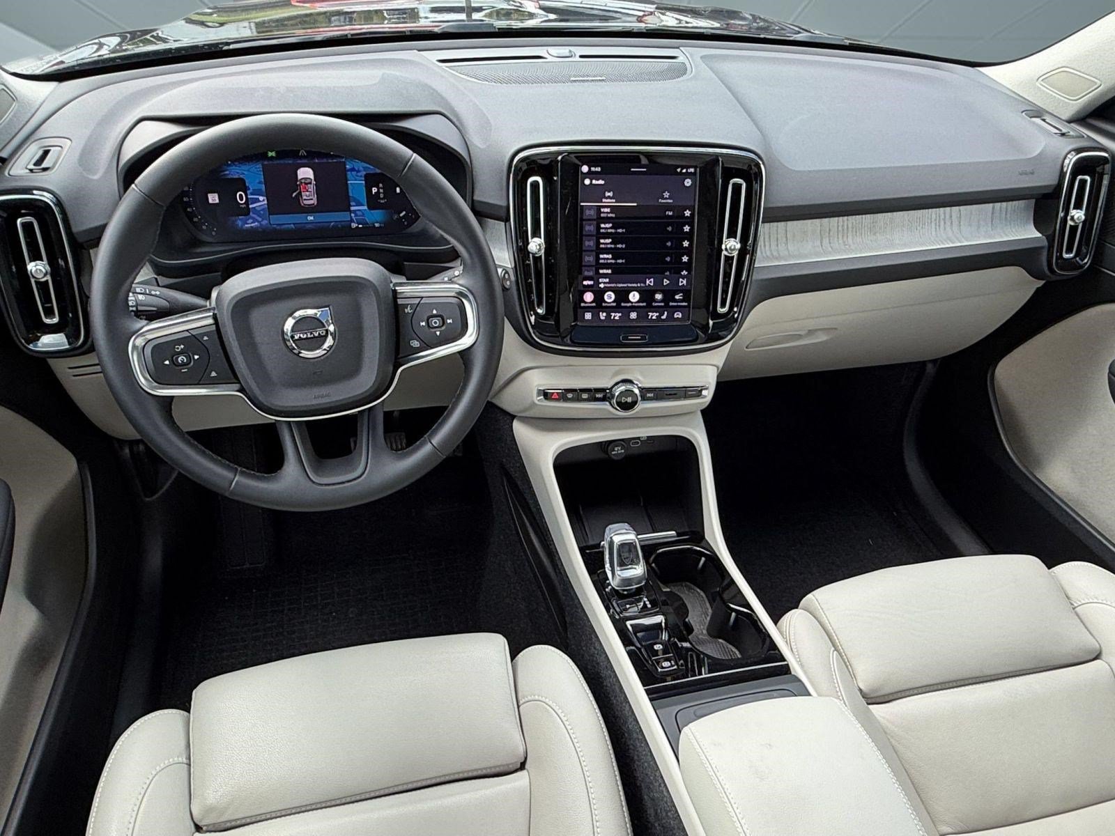 Certified 2024 Volvo XC40 B5 Ultimate w/ Protection Package Premier AWD/4WD image 16