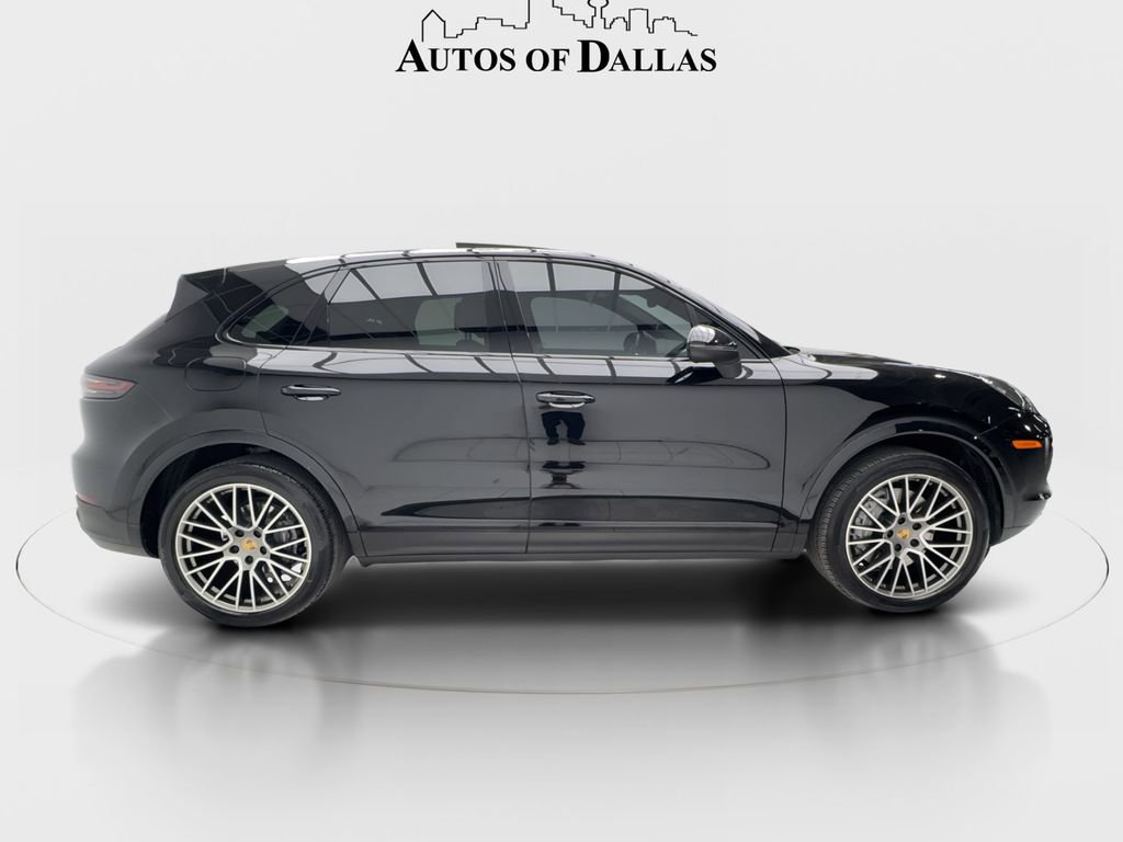 Used 2023 Porsche Cayenne Platinum Edition image 9