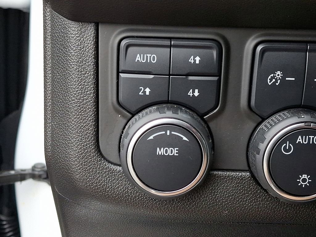 Used 2024 Chevrolet Tahoe Z71 w/ Luxury Package image 27