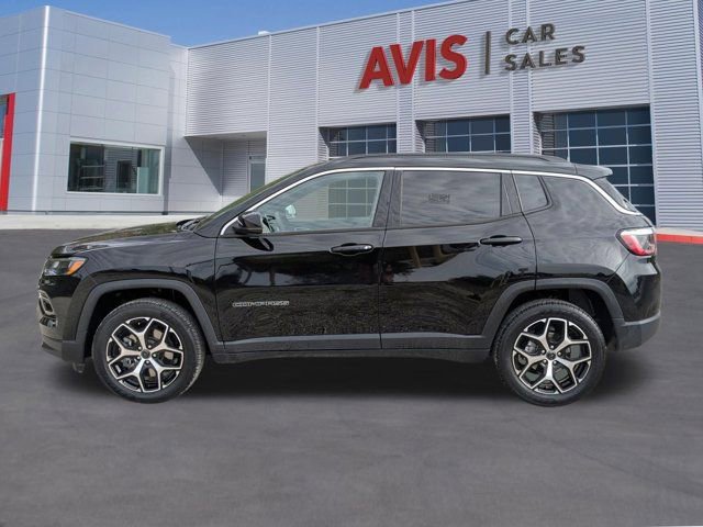 Used 2025 Jeep Compass Limited image 10