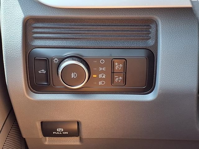 New 2025 Ford F250 XL w/ 360-Degree Camera Package RWD image 18