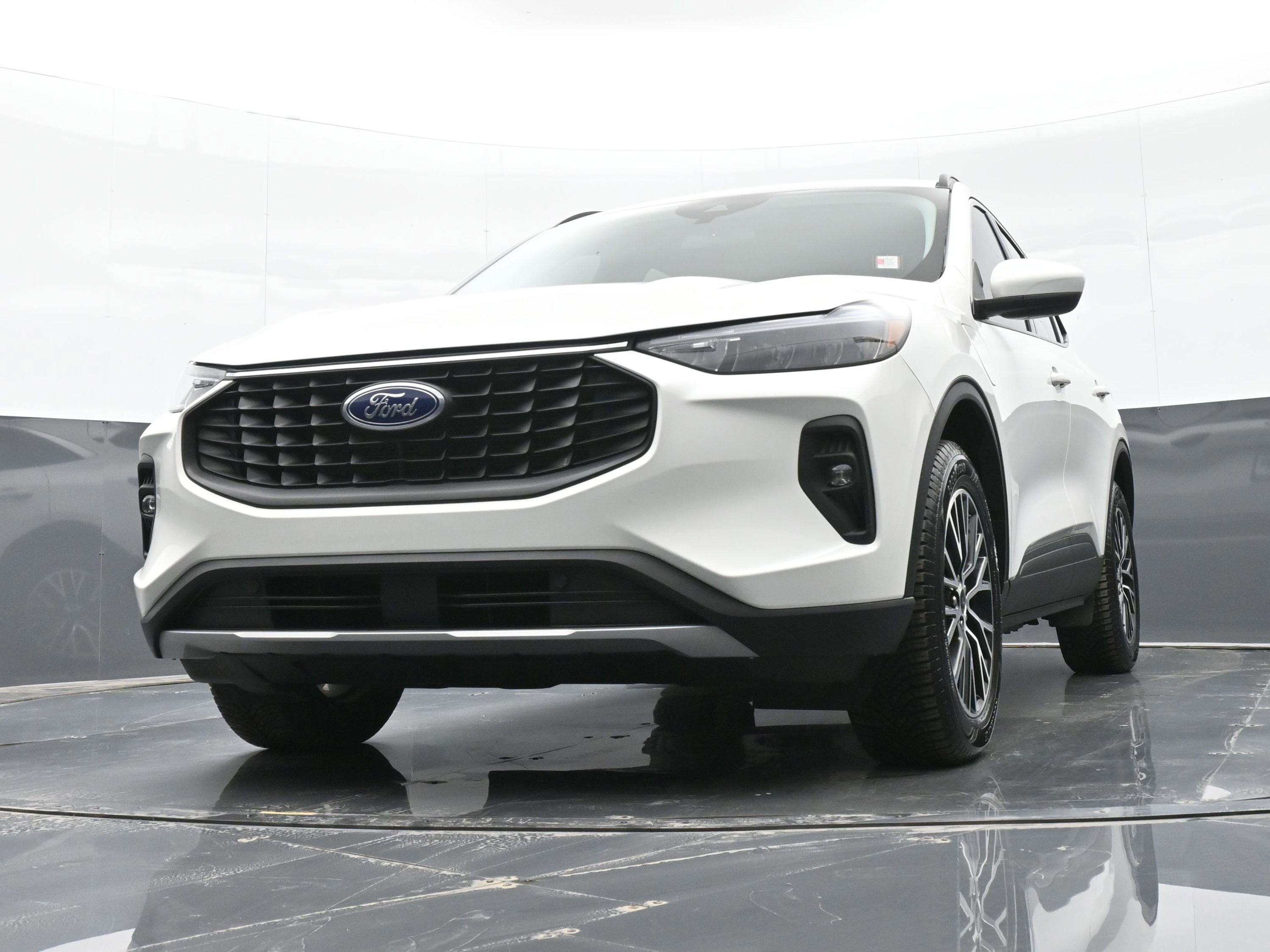 Used 2023 Ford Escape SE image 39