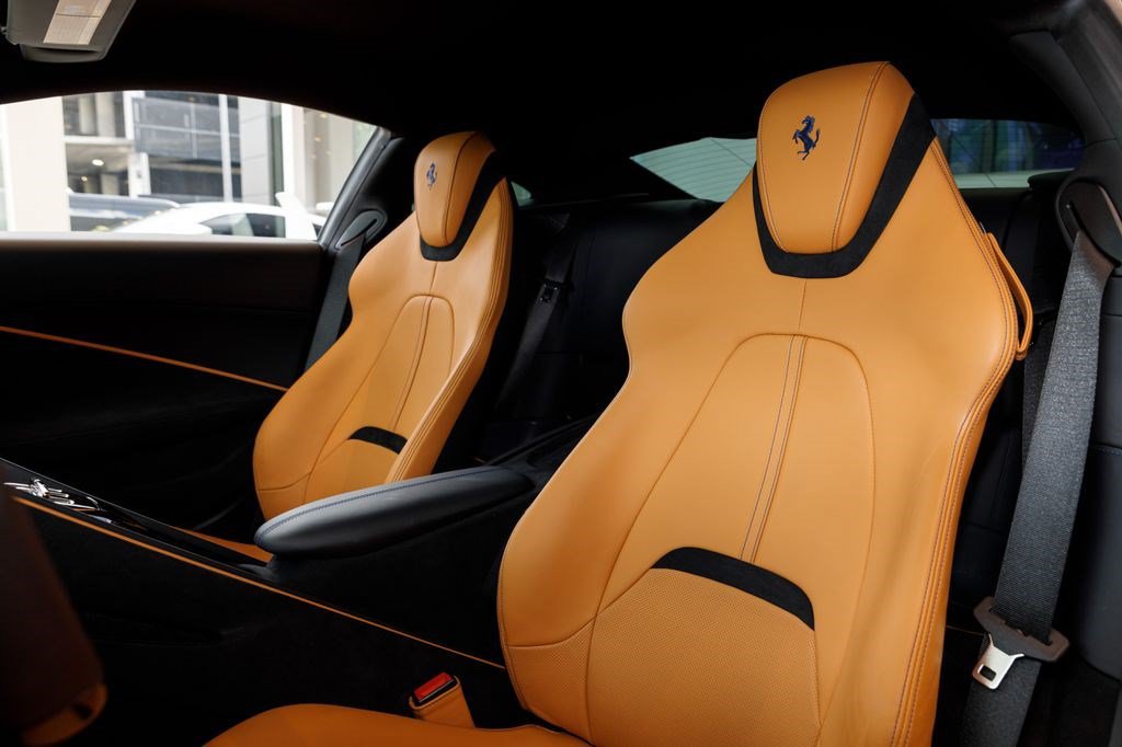 Used 2024 Ferrari Roma RWD image 10