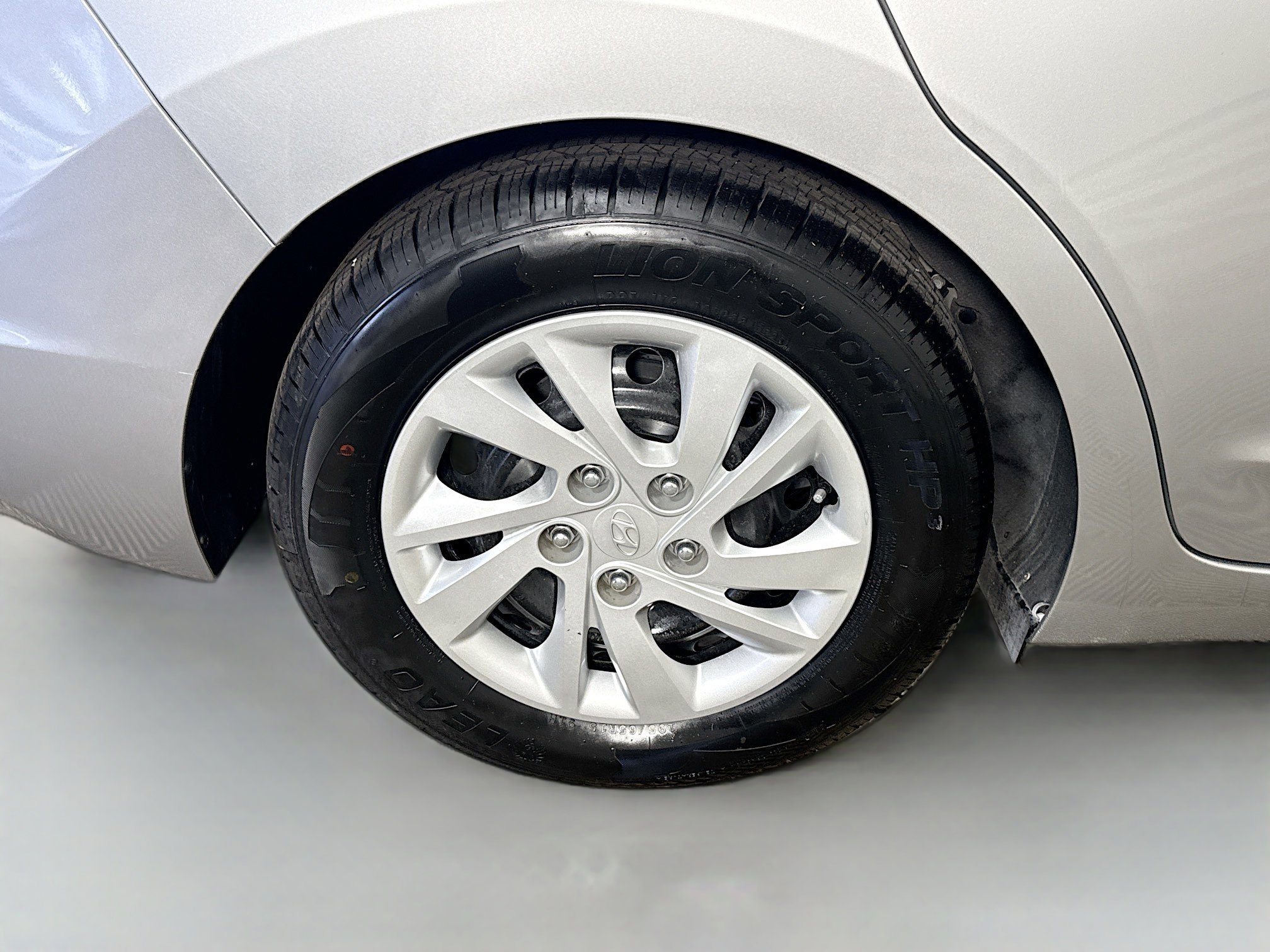 Used 2020 Hyundai Elantra SE w/ Cargo Package (C1) image 32