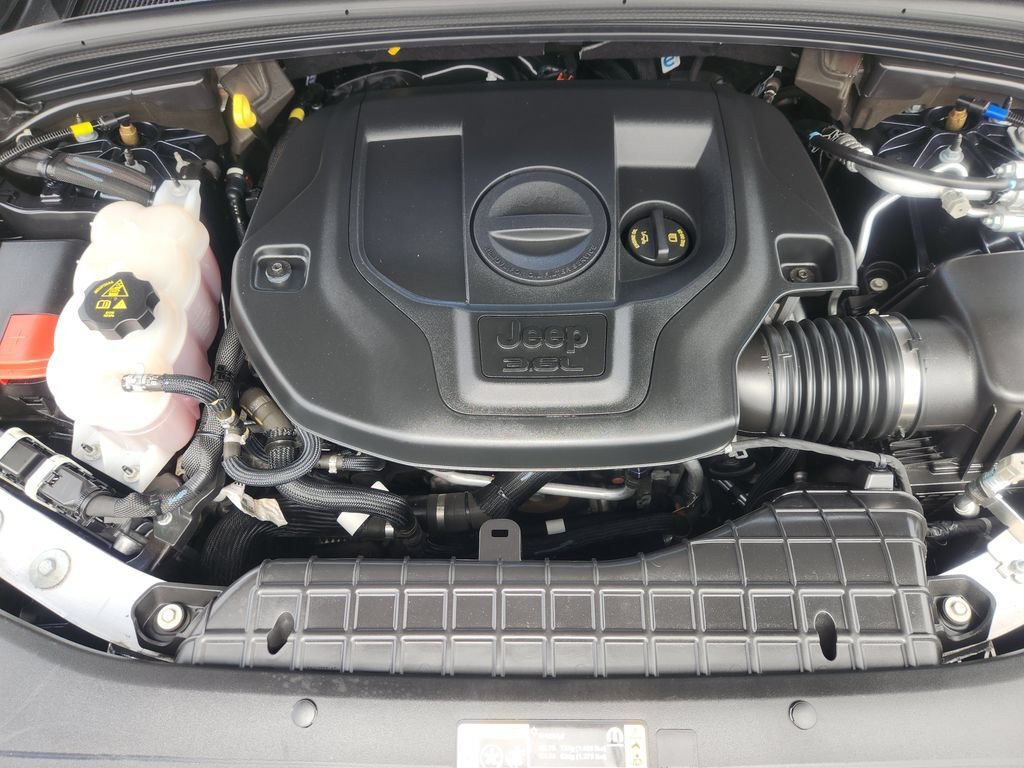 Used 2023 Jeep Grand Cherokee Summit AWD/4WD image 29