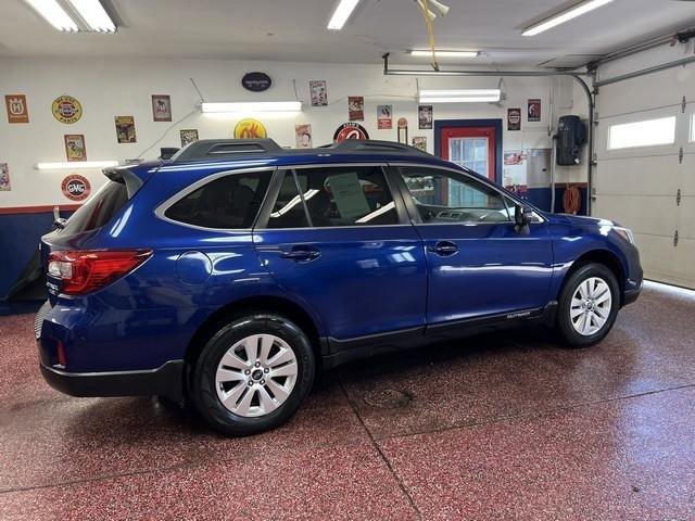 Used 2016 Subaru Outback 2.5i Premium AWD/4WD image 3
