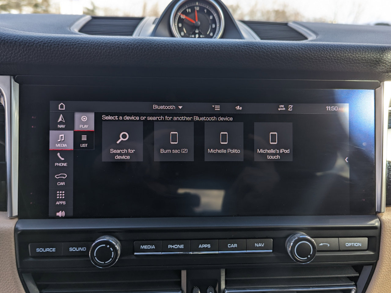 Used 2020 Porsche Macan AWD image 23