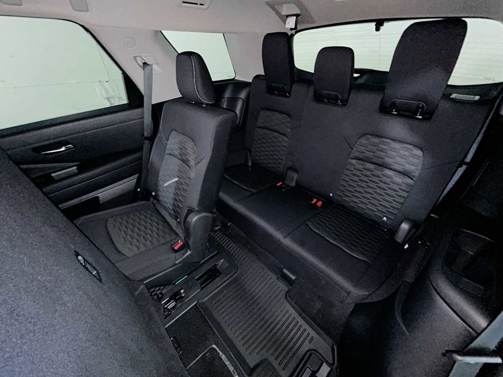 Used 2022 Nissan Pathfinder SV image 24