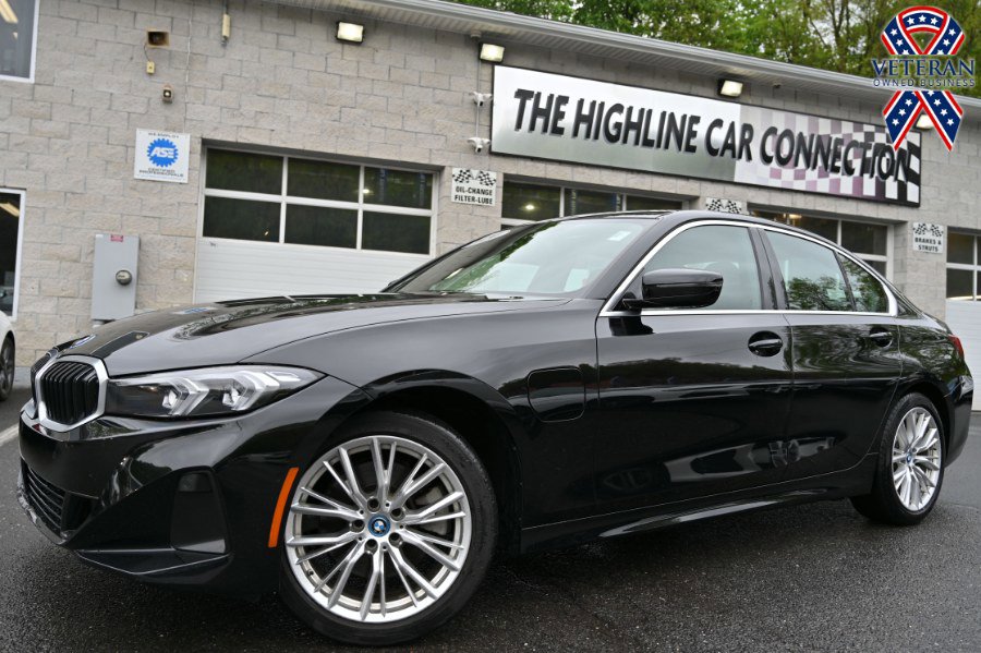 Used 2024 BMW 330e image 1
