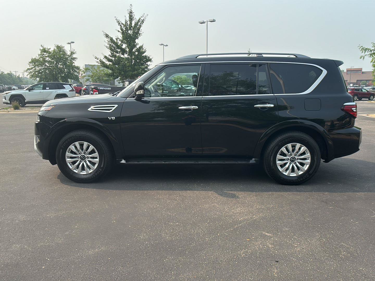 Used 2021 Nissan Armada SV AWD/4WD image 16