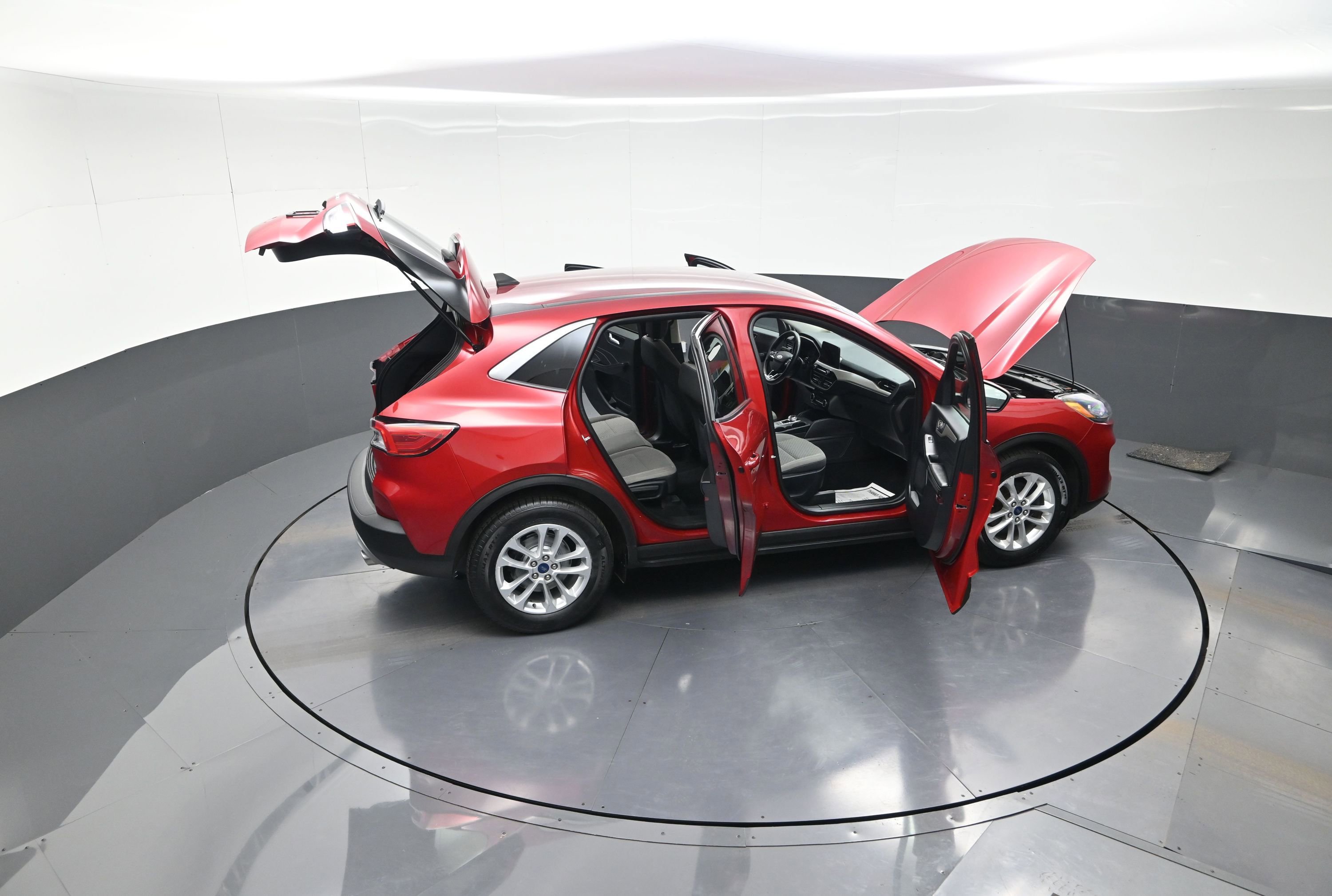 Used 2021 Ford Escape SE w/ Cold Weather Package FWD image 14