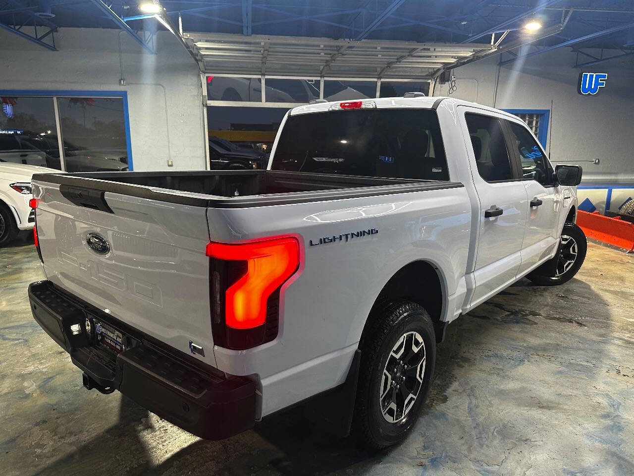 Used 2022 Ford F150 Lightning Pro image 2