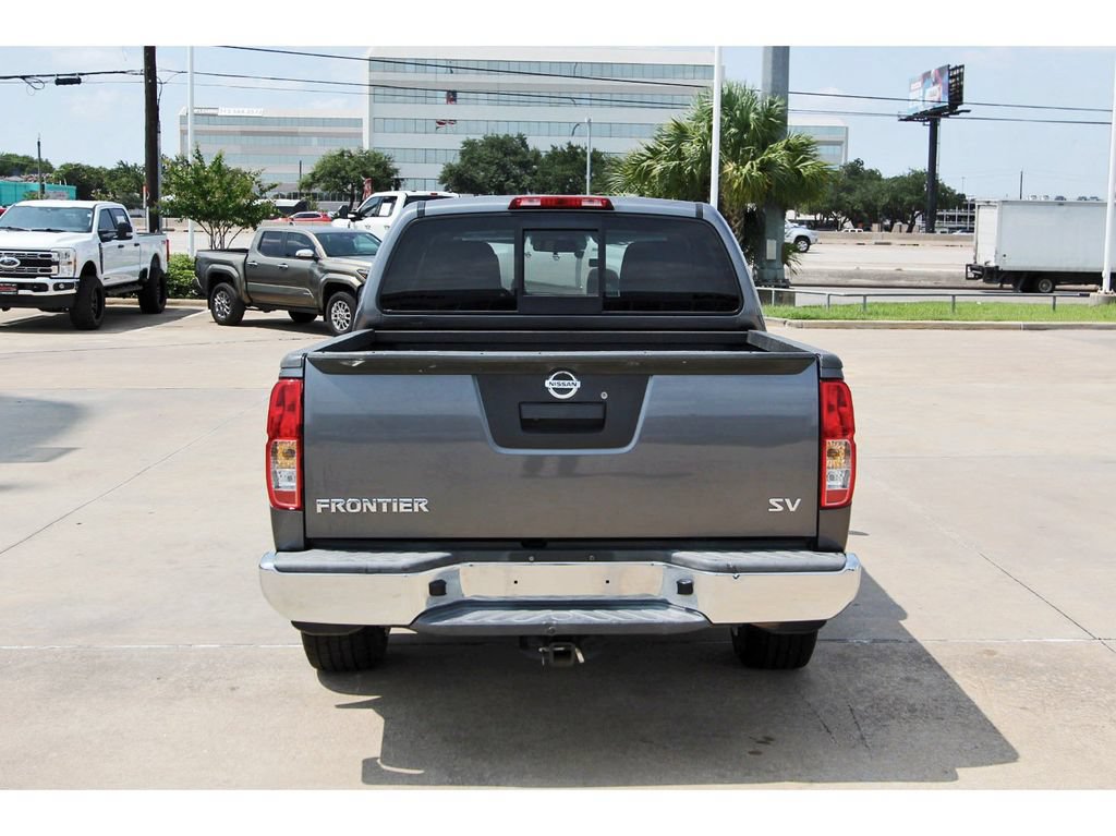 Used 2018 Nissan Frontier SV RWD image 6