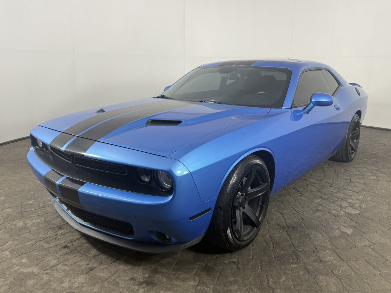 Used 2015 Dodge Challenger SXT Plus w/ Sound Group II RWD image 3