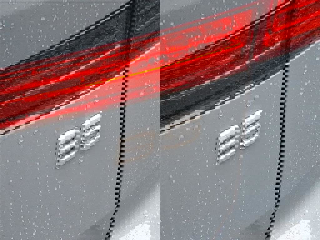 Certified 2023 Volvo XC60 B5 Plus w/ Climate Package image 6