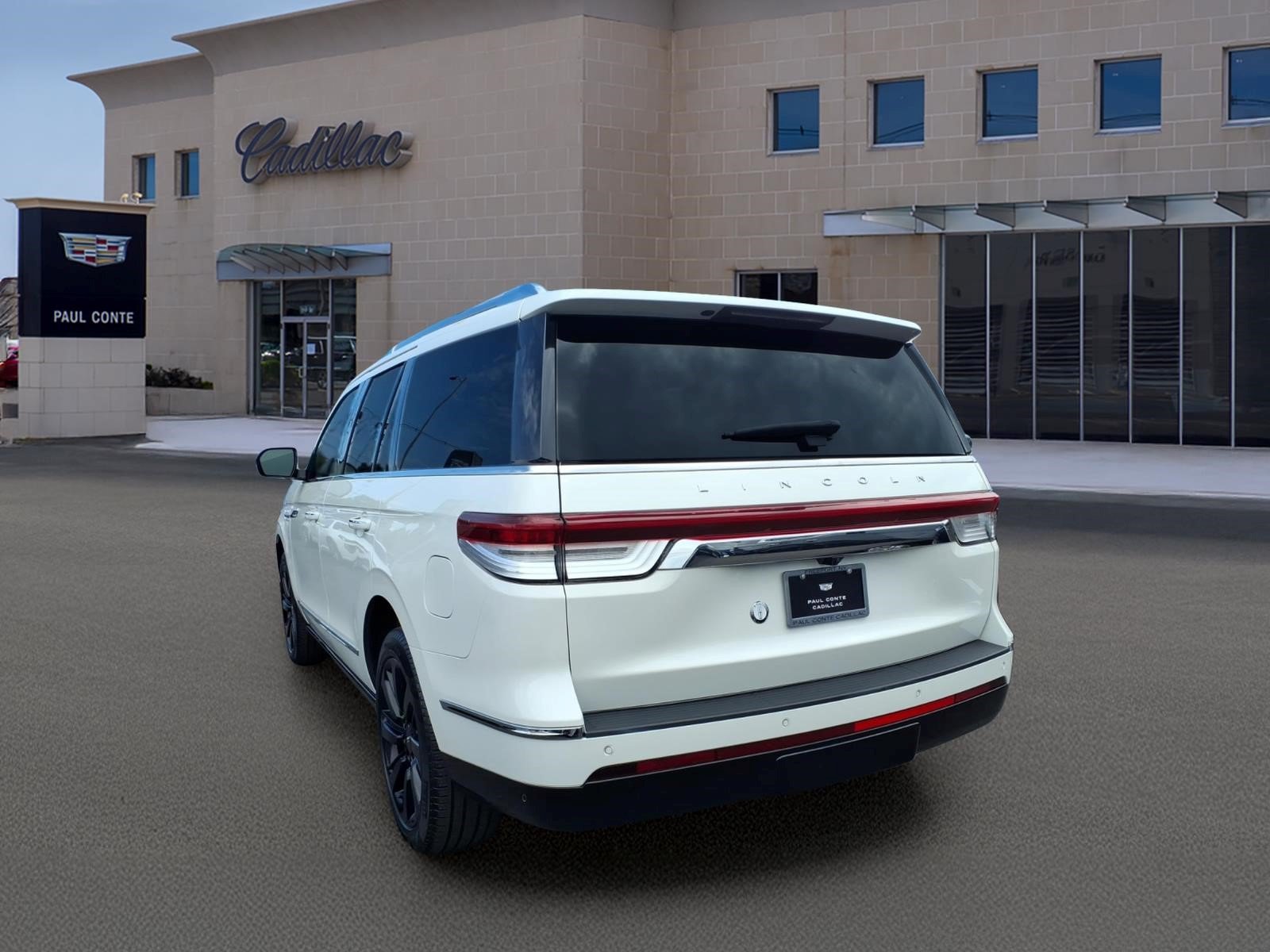 Used 2022 Lincoln Navigator Reserve AWD/4WD image 6