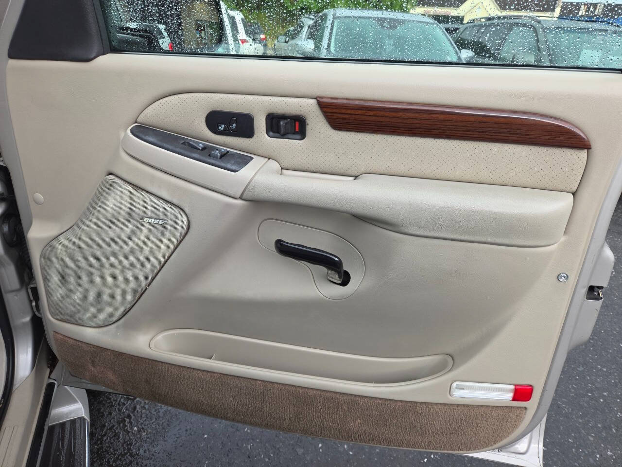 Used 2004 Cadillac Escalade AWD image 40
