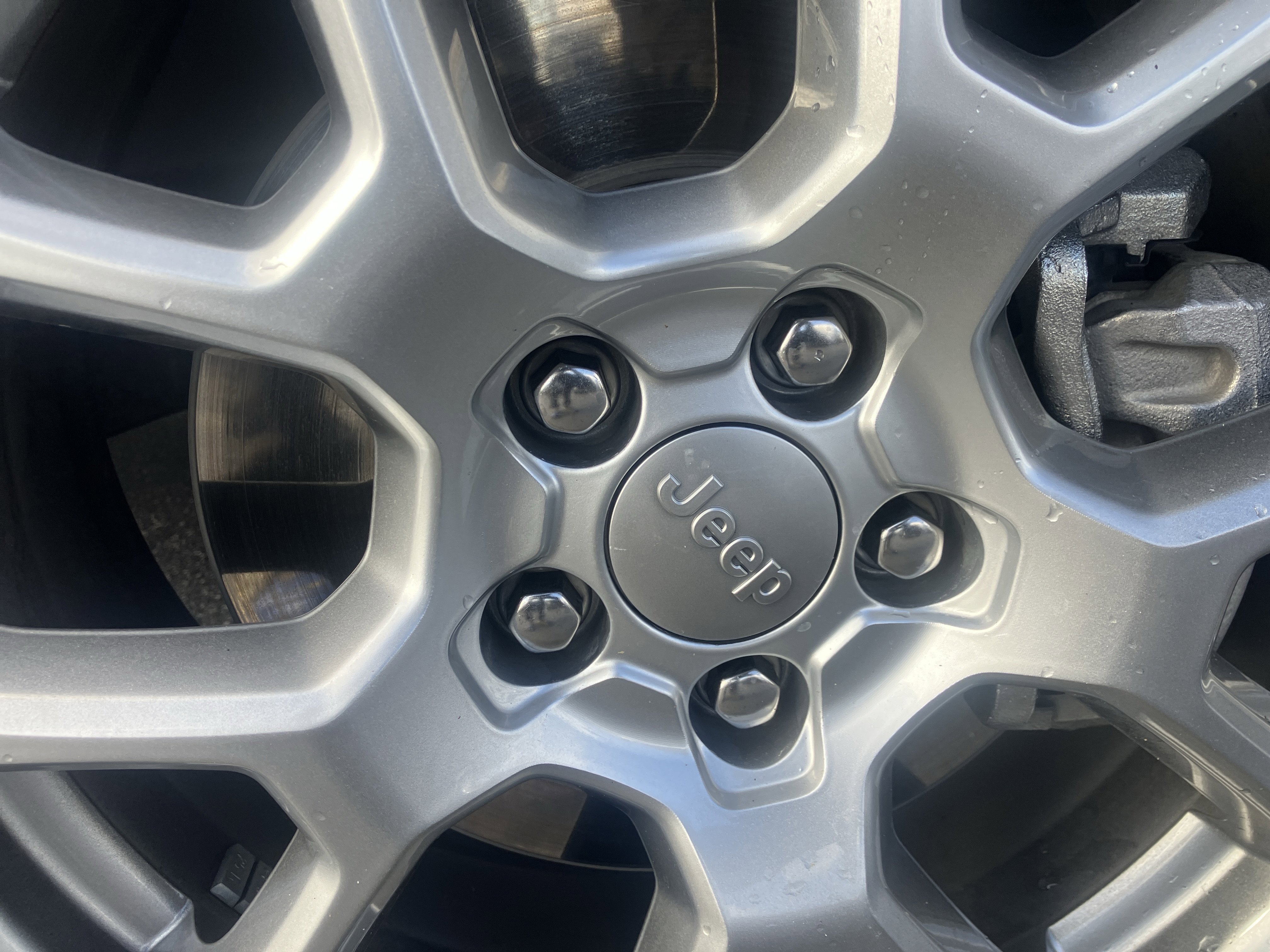Used 2022 Jeep Compass Latitude w/ Sun and Sound Group AWD/4WD image 9