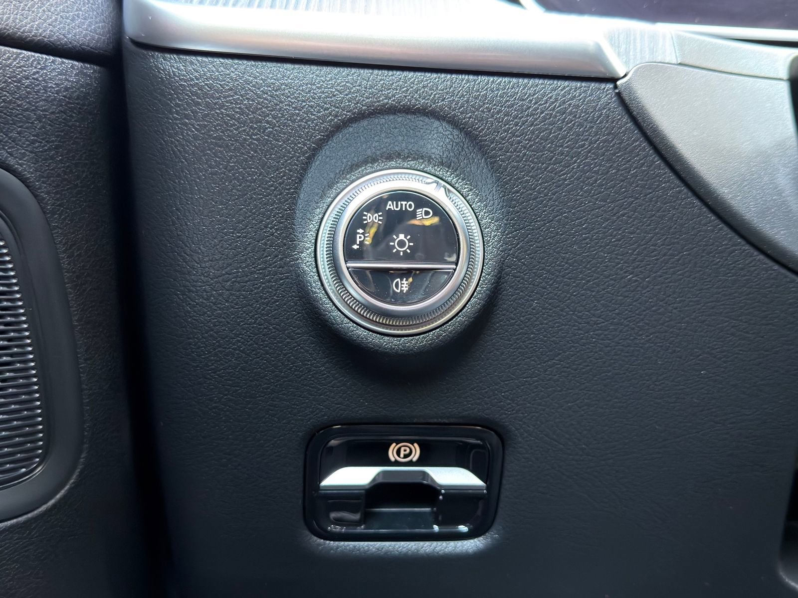 Certified 2024 Mercedes-Benz C 300 Sedan image 21