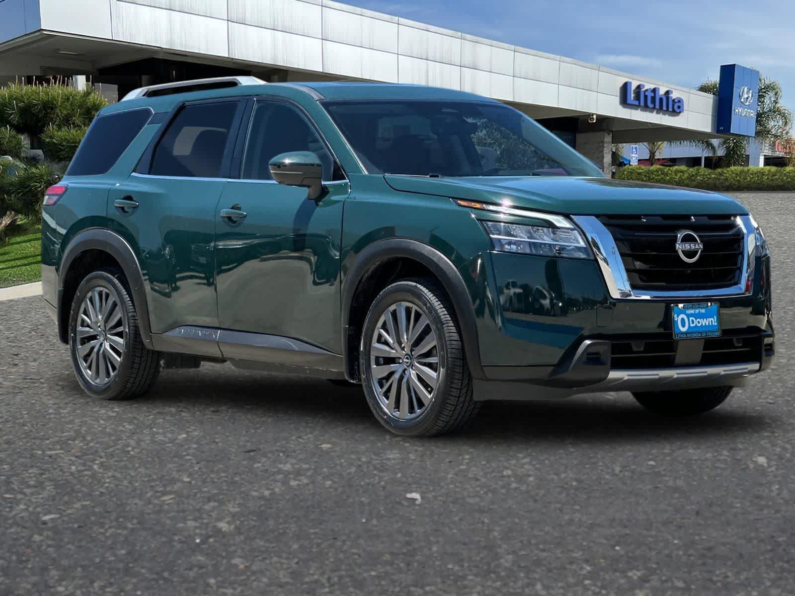 Used 2024 Nissan Pathfinder SL w/ SL Premium Package FWD image 10