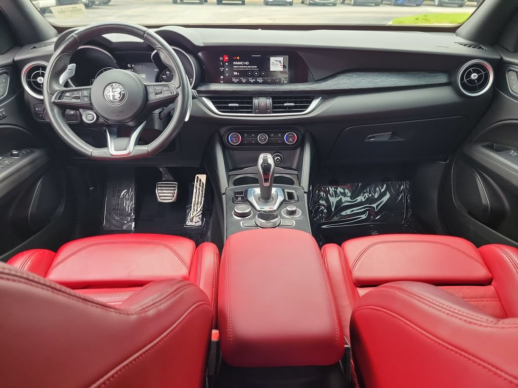 Used 2022 Alfa Romeo Stelvio Sprint RWD image 11