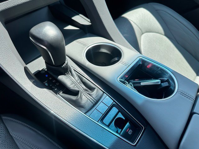 Used 2019 Toyota Avalon Limited FWD image 19