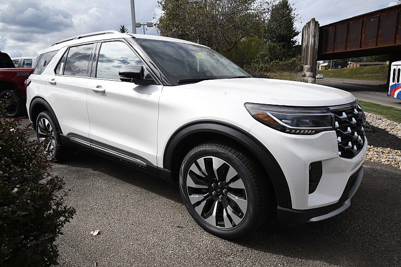 New 2025 Ford Explorer Platinum