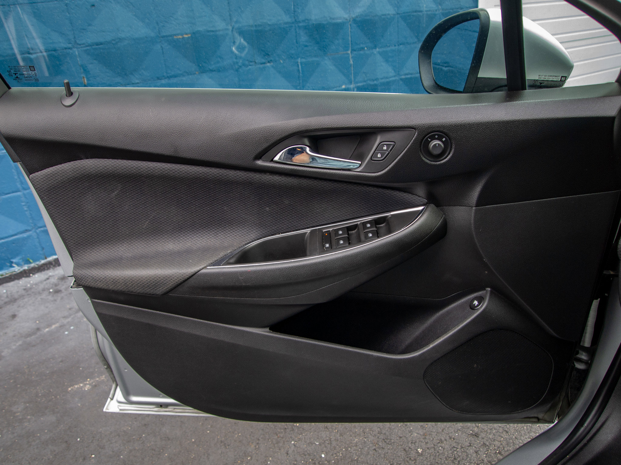 Used 2018 Chevrolet Cruze LT image 11