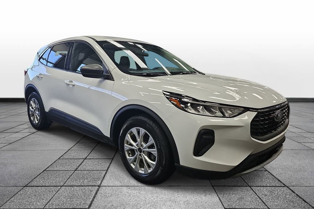 Used 2023 Ford Escape Active w/ Cold Weather Package image 3