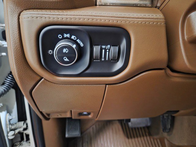Used 2022 RAM 3500 Limited AWD/4WD image 44